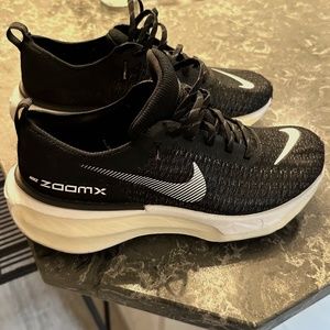 Nike Men's Invincible Run 3 Running Shoe